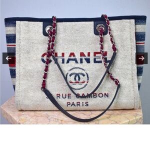 Chanel
Deauville Chain handbag